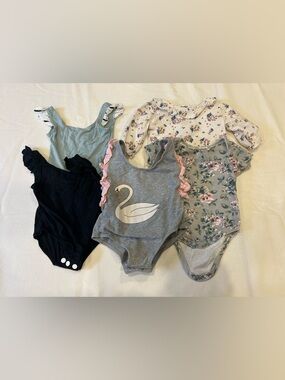 5 item baby clothing bundle 0-3 month